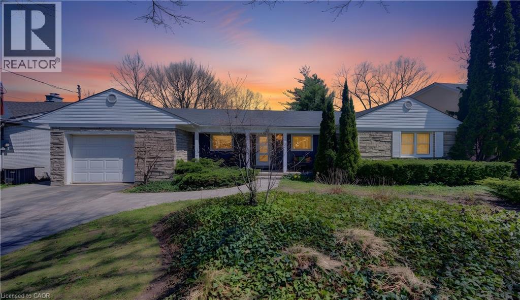 182 RIPPLEWOOD Crescent, Kitchener, Ontario, N2M4R8 — Photo 2