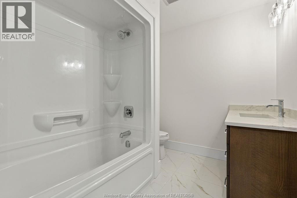 2466 PARTINGTON AVENUE, Windsor, Ontario, N9E0A9 — Photo 28