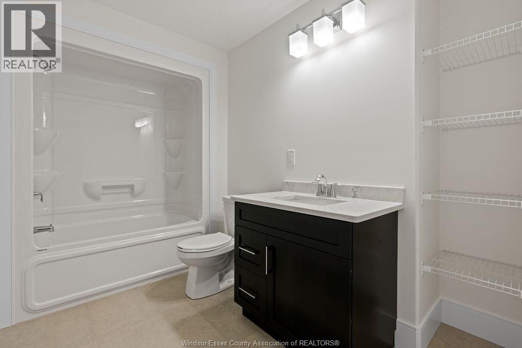 2466 PARTINGTON AVENUE, Windsor, Ontario, N9E0A9 — Photo 35