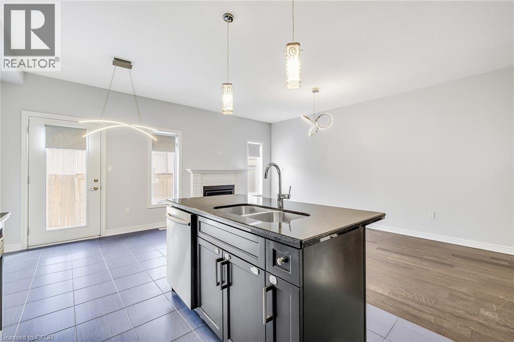 89 SONOMA VALLEY Crescent, Hamilton, Ontario, L9B0J3 — Photo 10