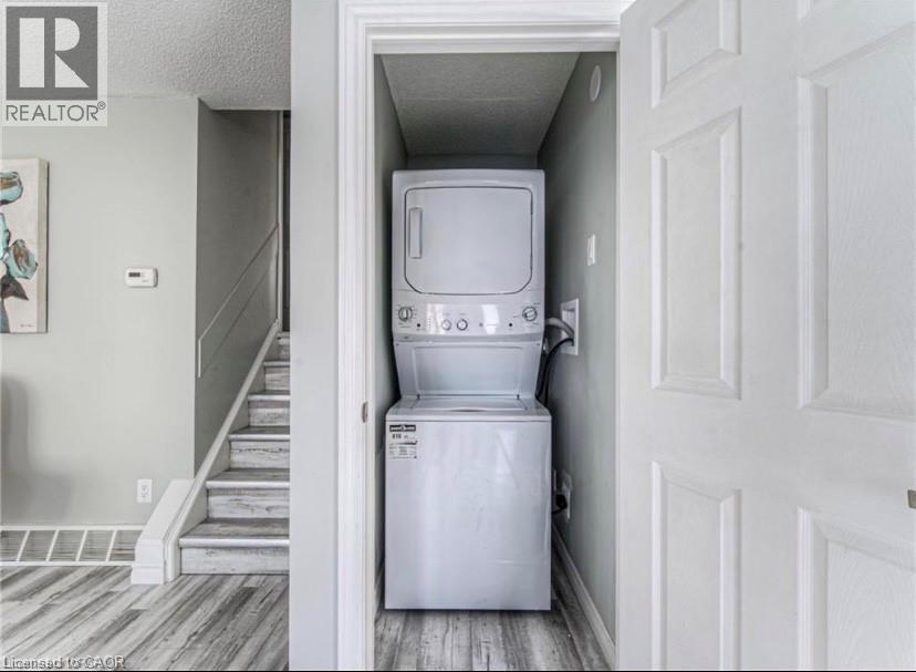 238B NORTHLAKE Drive, Waterloo, Ontario, N2V1A9 — Photo 9