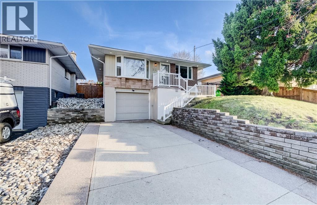 22 DUNCAIRN Avenue, Kitchener, Ontario, N2M4S4 — Photo 2