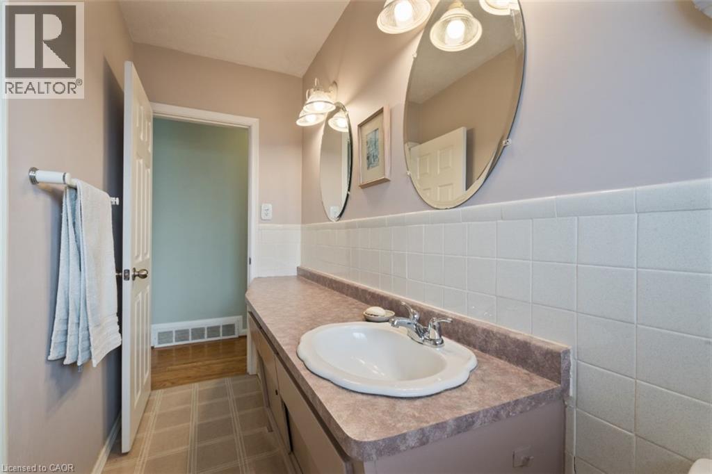 20 CARDINAL Drive, Hamilton, Ontario, L9A4H4 — Photo 12