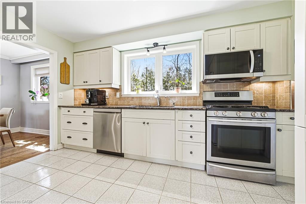 668 CHESTNUT Place, Burlington, Ontario, L7N3E8 — Photo 9