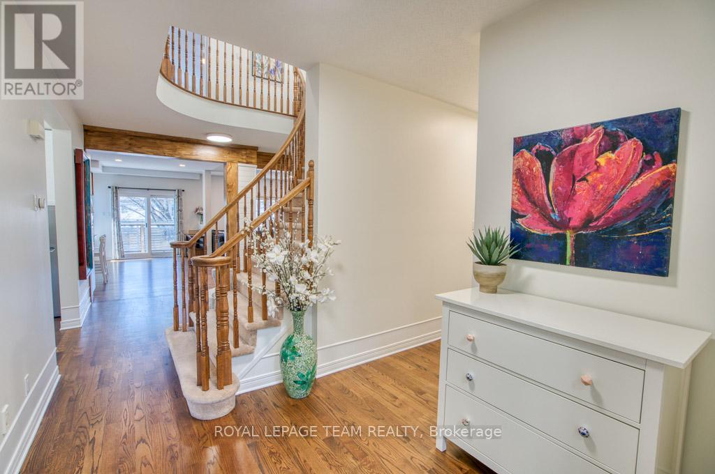 13 SHANNONDOE CRESCENT W, Ottawa, Ontario, K2M2H1 — Photo 3