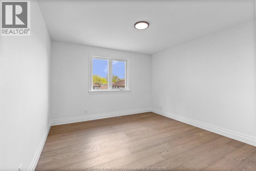 3662 OAKRIDGE AVENUE, Windsor, Ontario, N9E0B3 — Photo 15