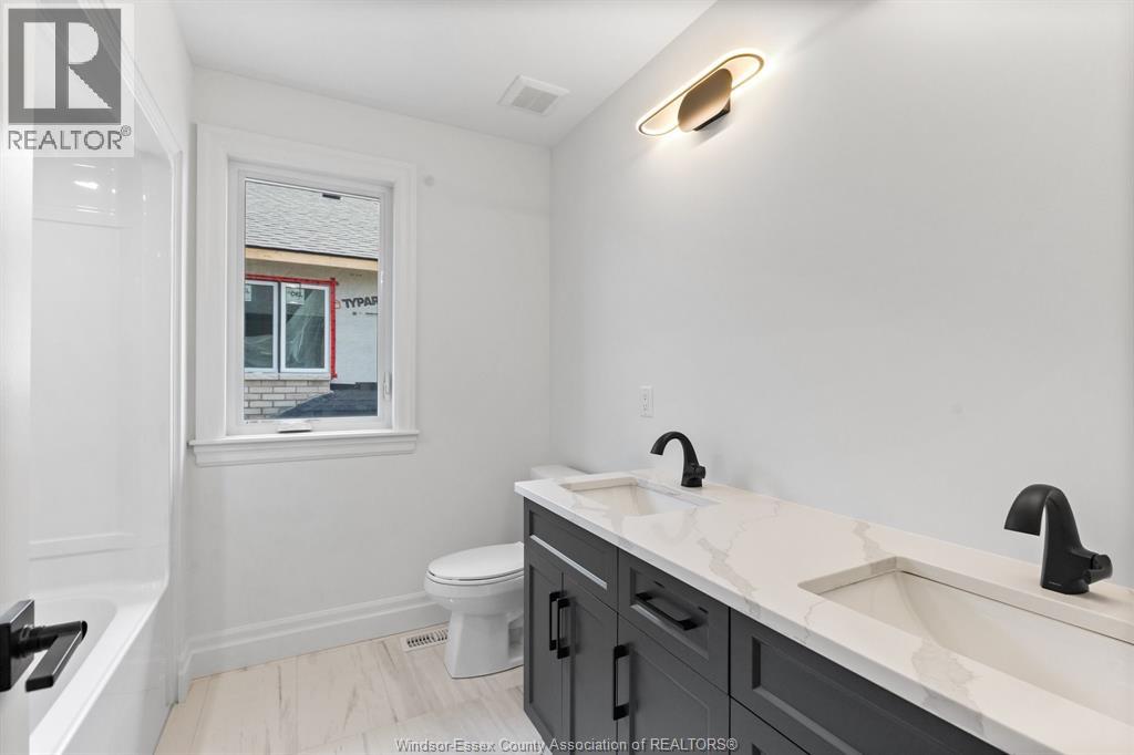 3662 OAKRIDGE AVENUE, Windsor, Ontario, N9E0B3 — Photo 16