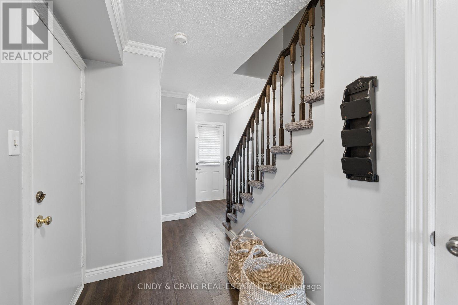 5 MCMANN CRESCENT, Clarington (Courtice), Ontario, L1E2H4 — Photo 2