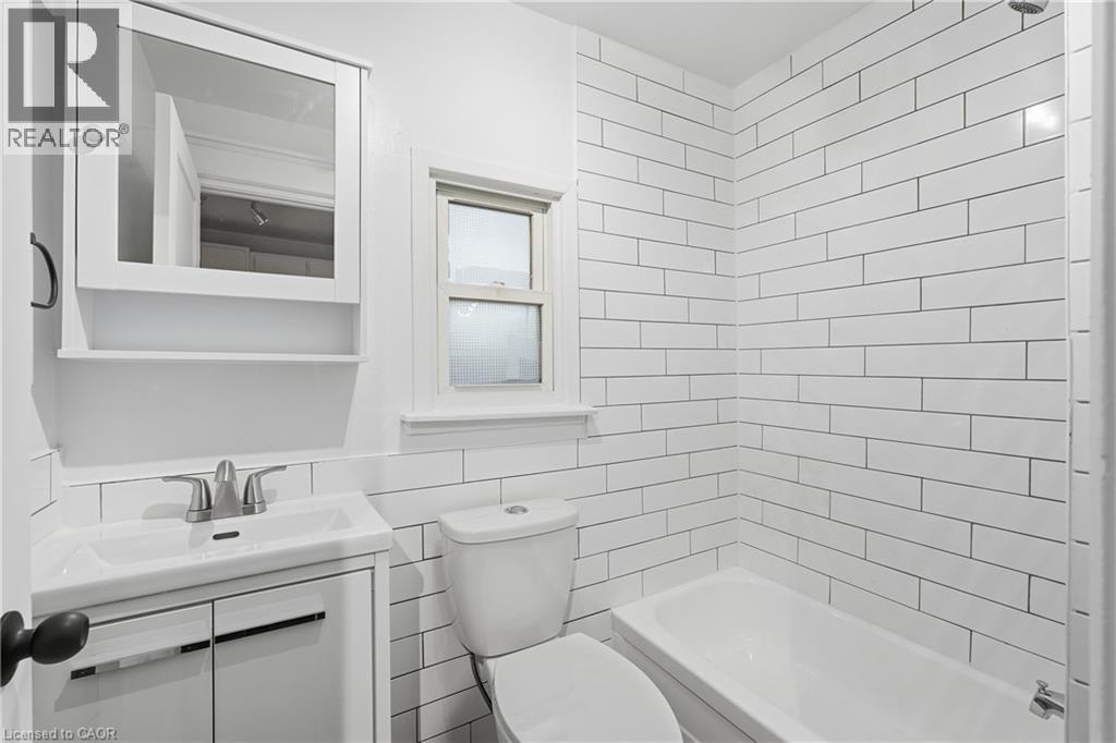 27 ALBERT Street, Welland, Ontario, L3B4L1 — Photo 11