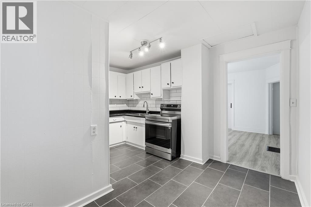 27 ALBERT Street, Welland, Ontario, L3B4L1 — Photo 8