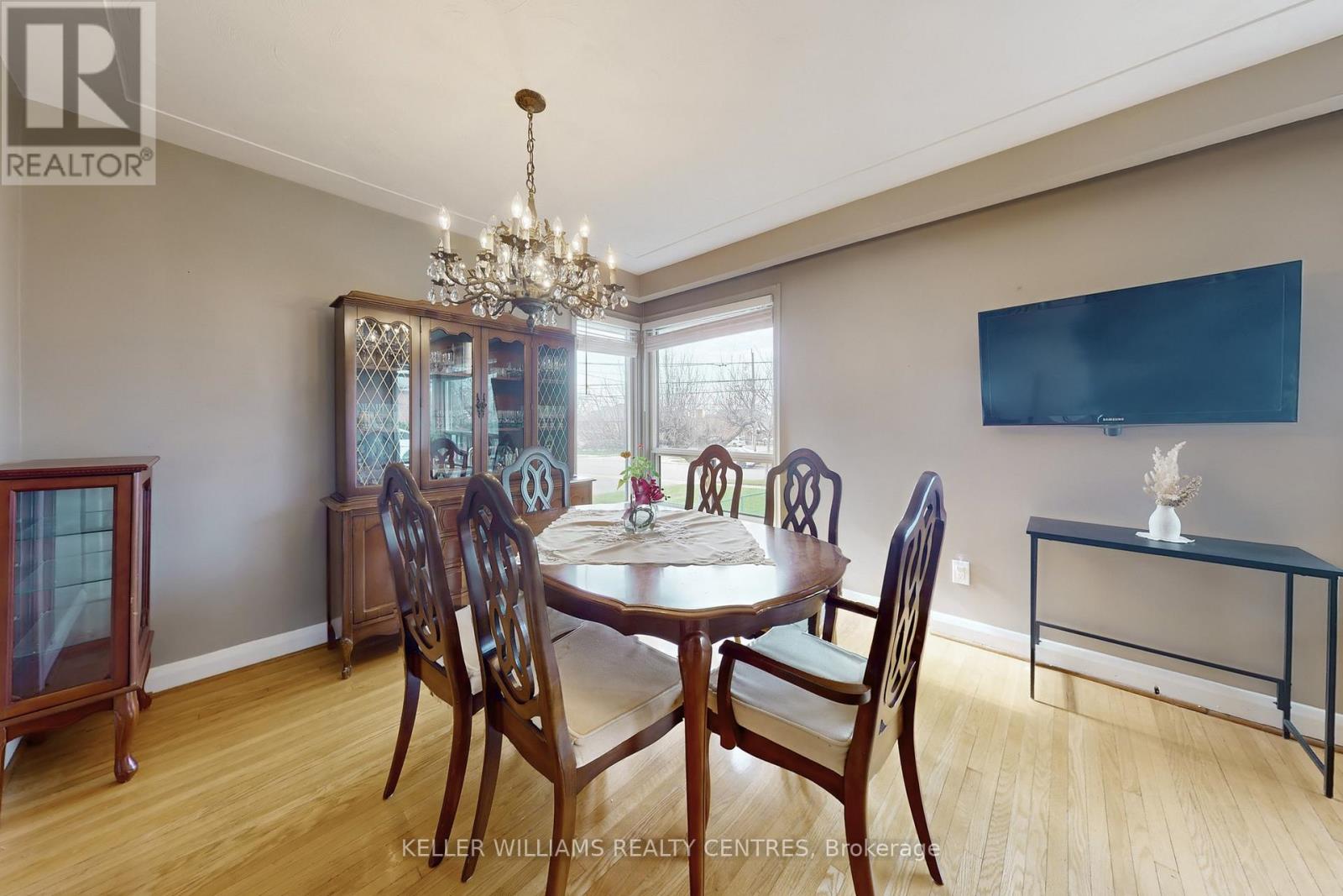 549 RUSTIC ROAD, Toronto (Maple Leaf), Ontario, M6L1X8 — Photo 10