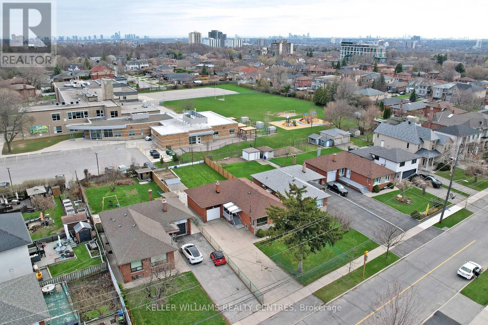 549 RUSTIC ROAD, Toronto (Maple Leaf), Ontario, M6L1X8 — Photo 37