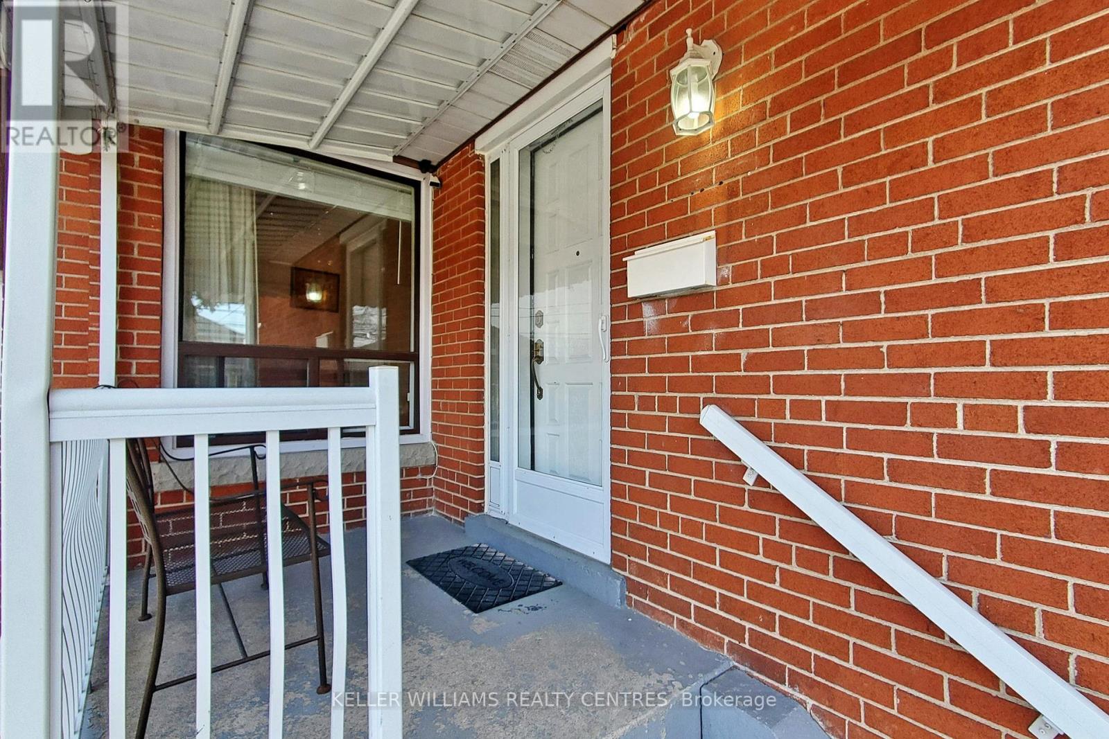 549 RUSTIC ROAD, Toronto (Maple Leaf), Ontario, M6L1X8 — Photo 6