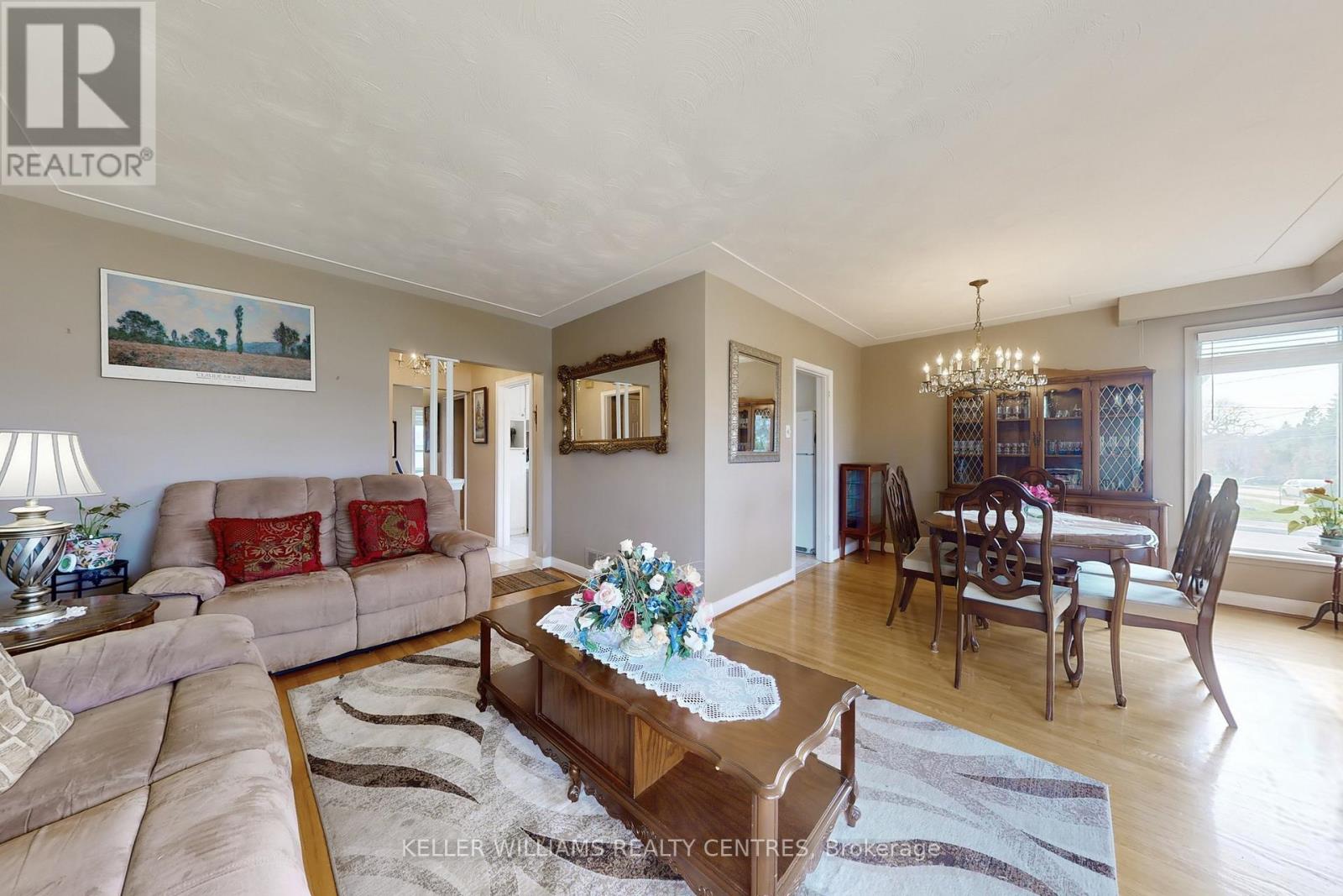 549 RUSTIC ROAD, Toronto (Maple Leaf), Ontario, M6L1X8 — Photo 8