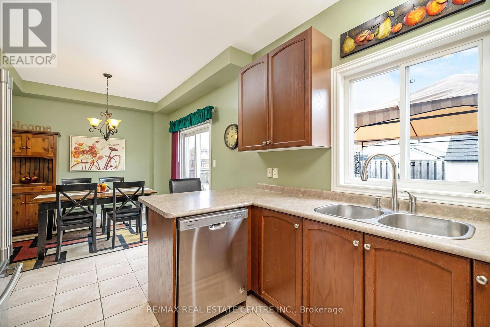 305 TEETZEL DRIVE, Milton (CL Clarke), Ontario, L9T0B1 — Photo 12