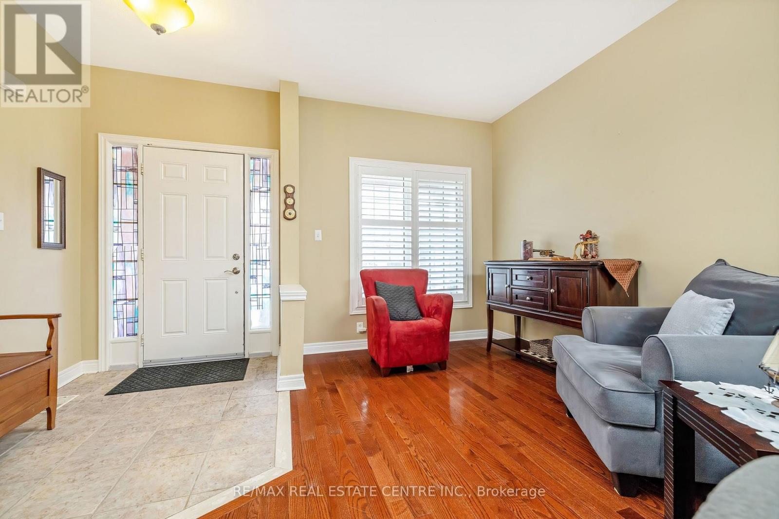 305 TEETZEL DRIVE, Milton (CL Clarke), Ontario, L9T0B1 — Photo 4