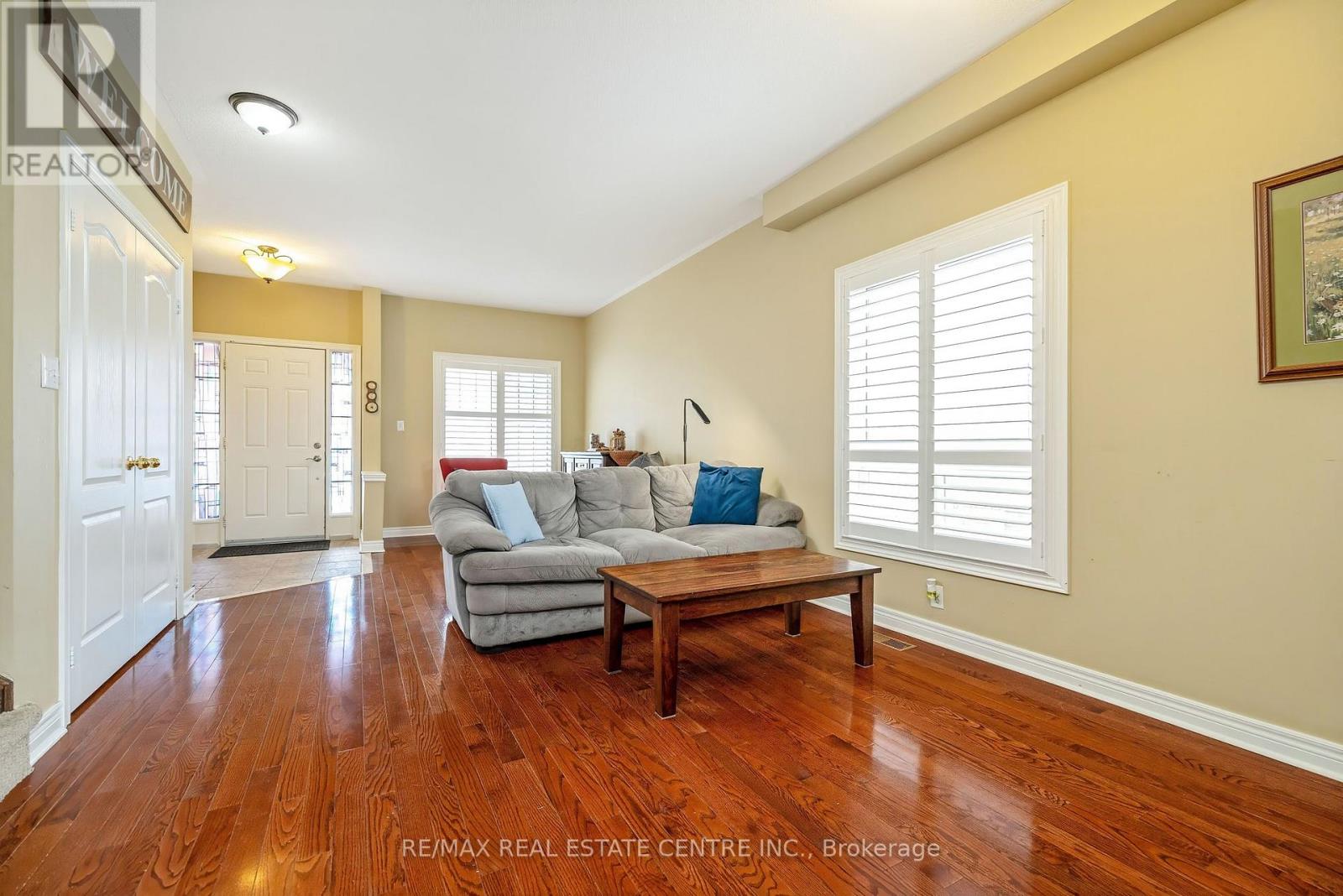 305 TEETZEL DRIVE, Milton (CL Clarke), Ontario, L9T0B1 — Photo 8