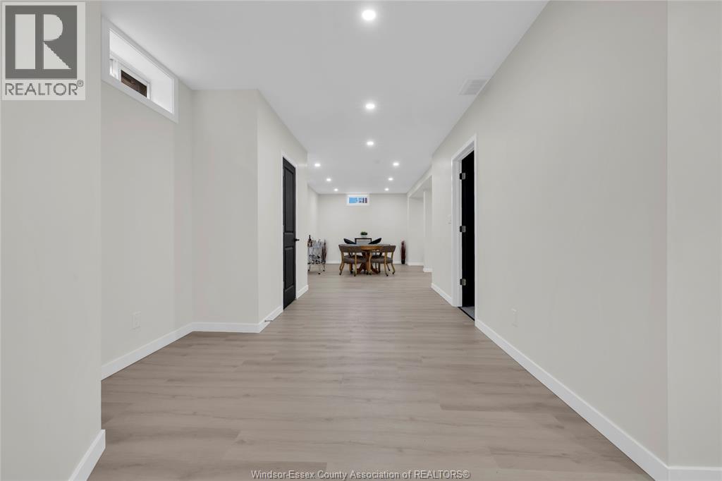 556 CLOVER, Windsor, Ontario, N8P1C6 — Photo 21