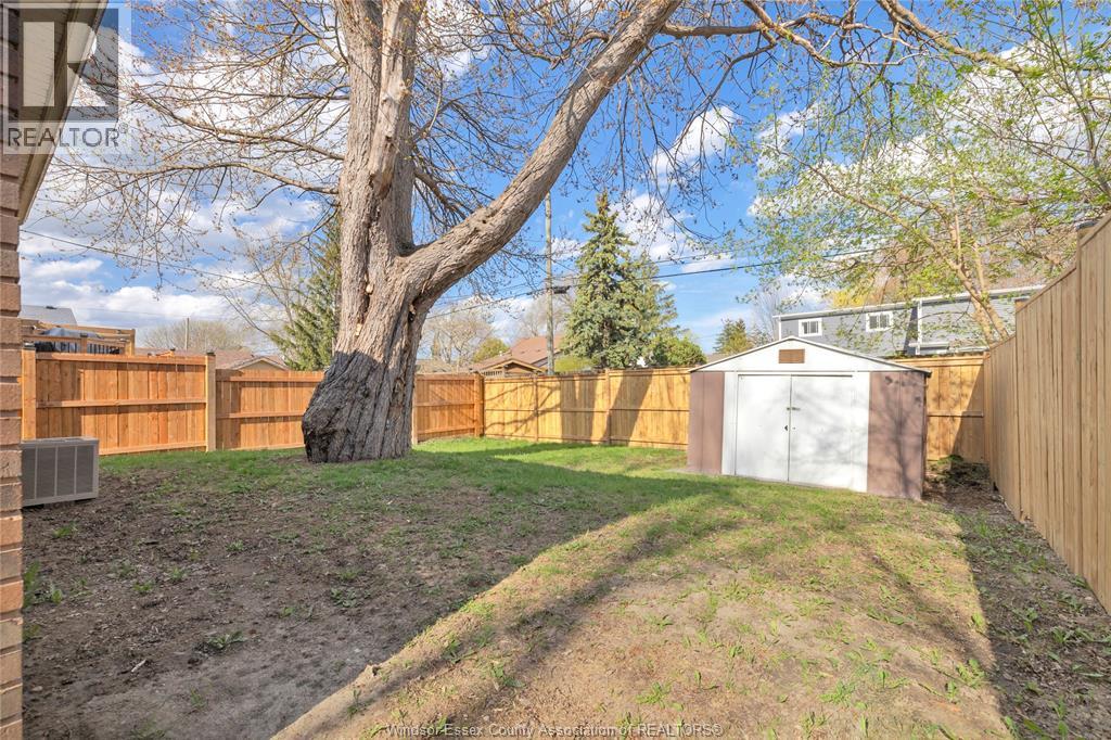 556 CLOVER, Windsor, Ontario, N8P1C6 — Photo 29