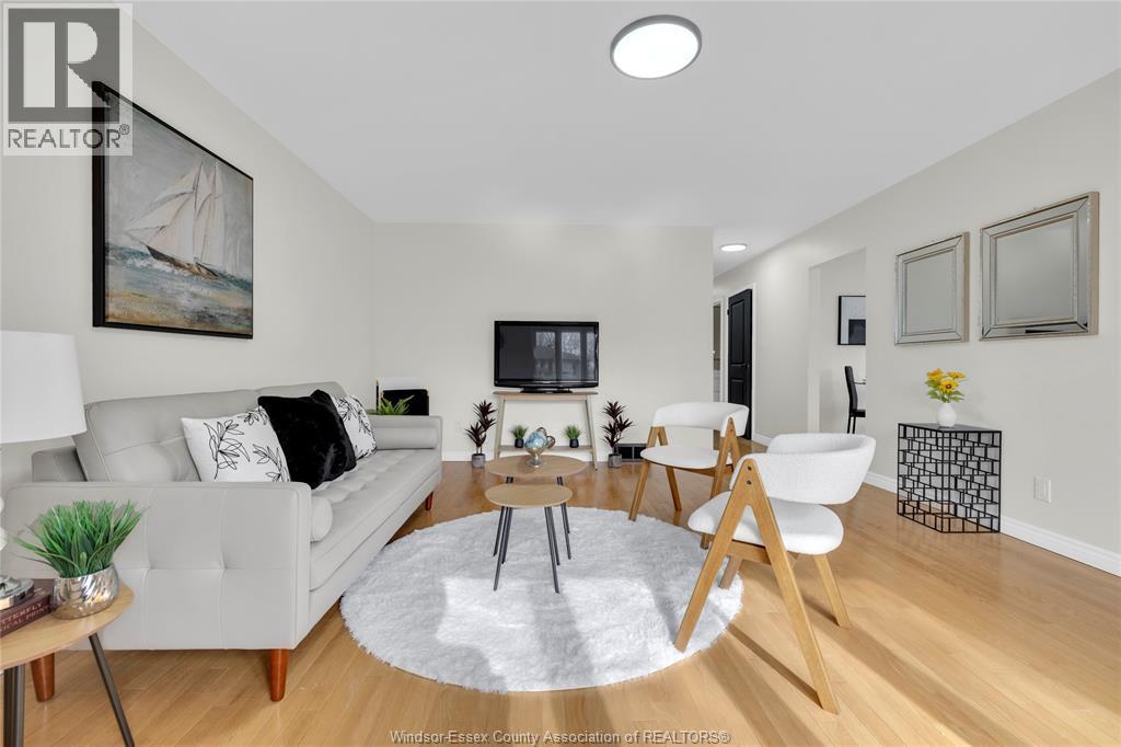 556 CLOVER, Windsor, Ontario, N8P1C6 — Photo 4