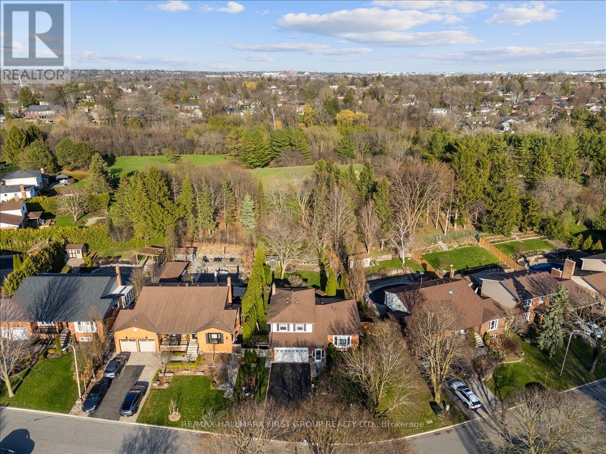 68 RESOLUTE CRESCENT, Whitby (Lynde Creek), Ontario, L1P1G2 — Photo 2