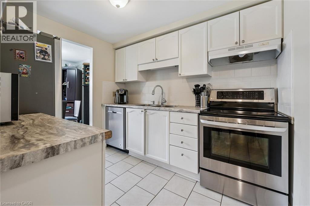 37 EDGEMERE Drive, Cambridge, Ontario, N1P1A9 — Photo 16