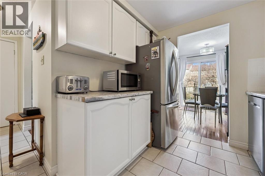 37 EDGEMERE Drive, Cambridge, Ontario, N1P1A9 — Photo 17