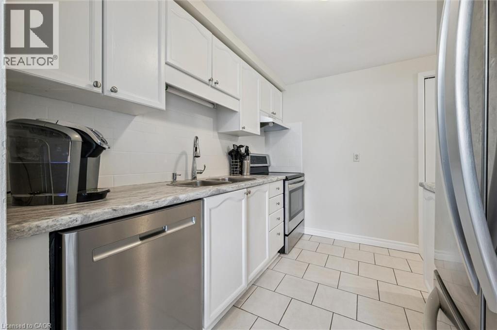 37 EDGEMERE Drive, Cambridge, Ontario, N1P1A9 — Photo 18