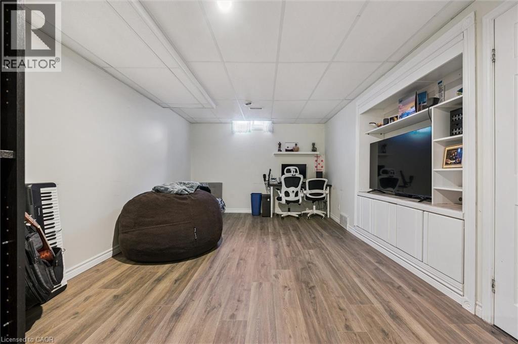 37 EDGEMERE Drive, Cambridge, Ontario, N1P1A9 — Photo 32