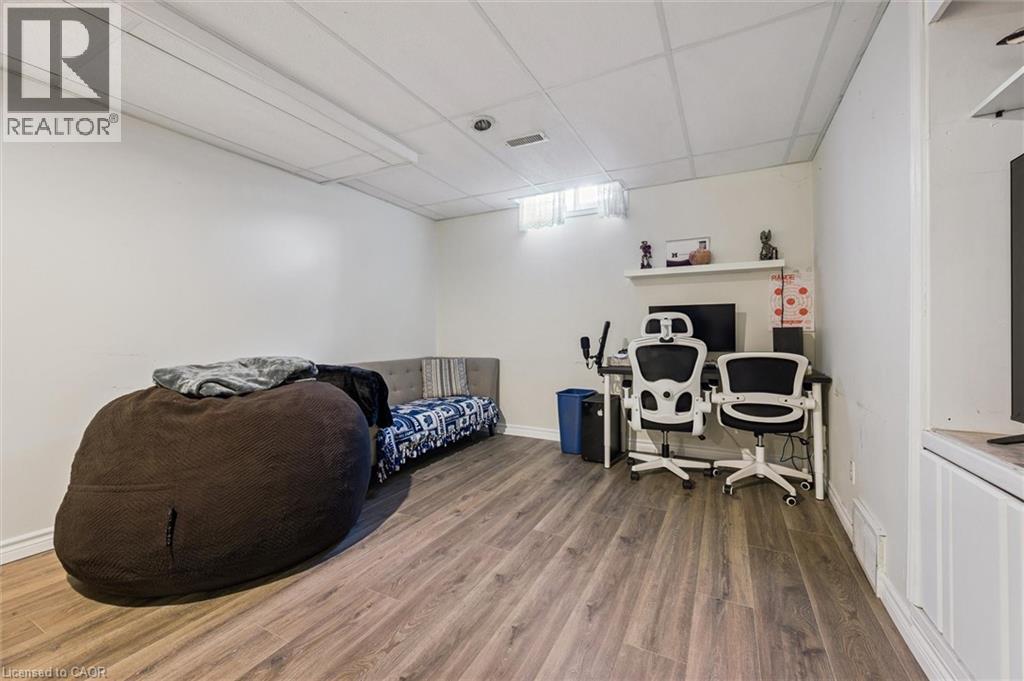37 EDGEMERE Drive, Cambridge, Ontario, N1P1A9 — Photo 34