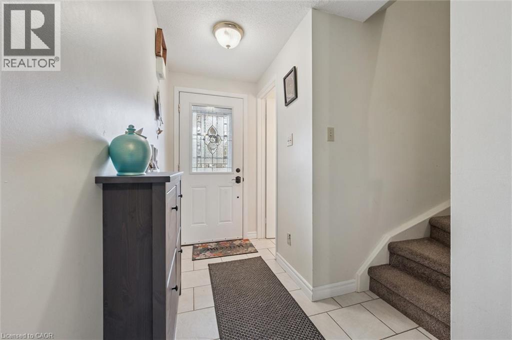 37 EDGEMERE Drive, Cambridge, Ontario, N1P1A9 — Photo 6