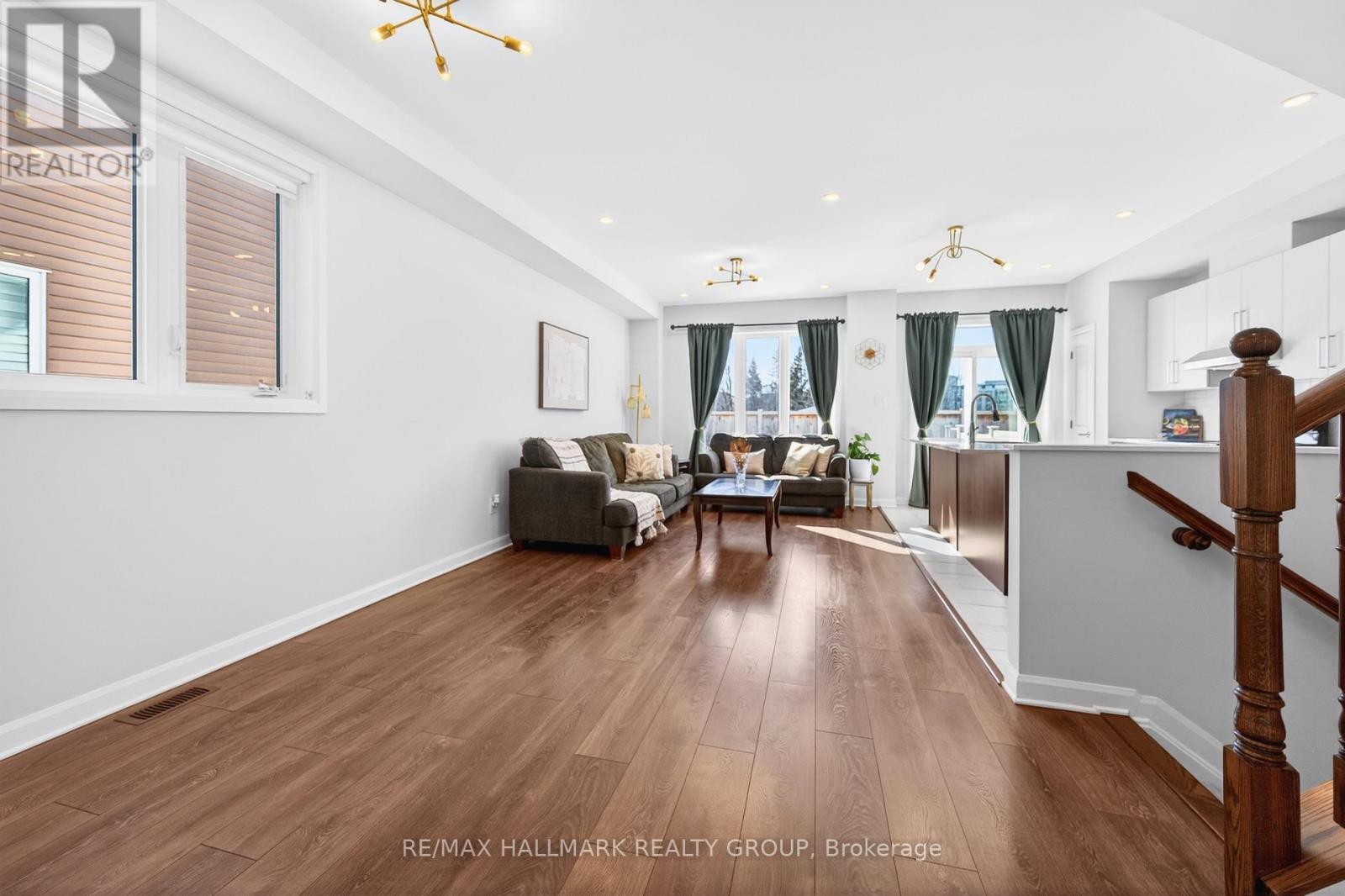 562 CLEMENCY CRESCENT, Ottawa, Ontario, K2J6R8 — Photo 5