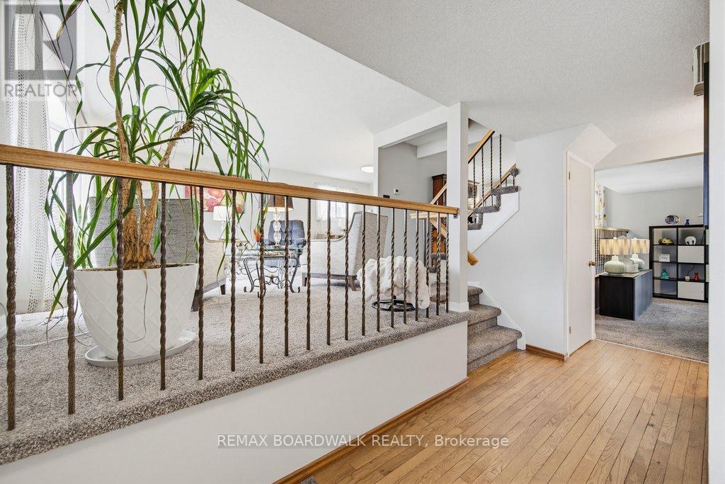 1703 FIELDSTONE CRESCENT, Ottawa, Ontario, K1C1R6 — Photo 5