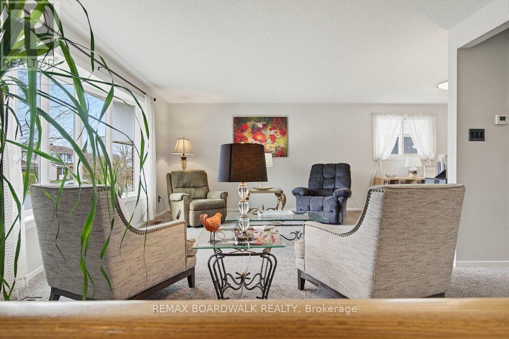 1703 FIELDSTONE CRESCENT, Ottawa, Ontario, K1C1R6 — Photo 8