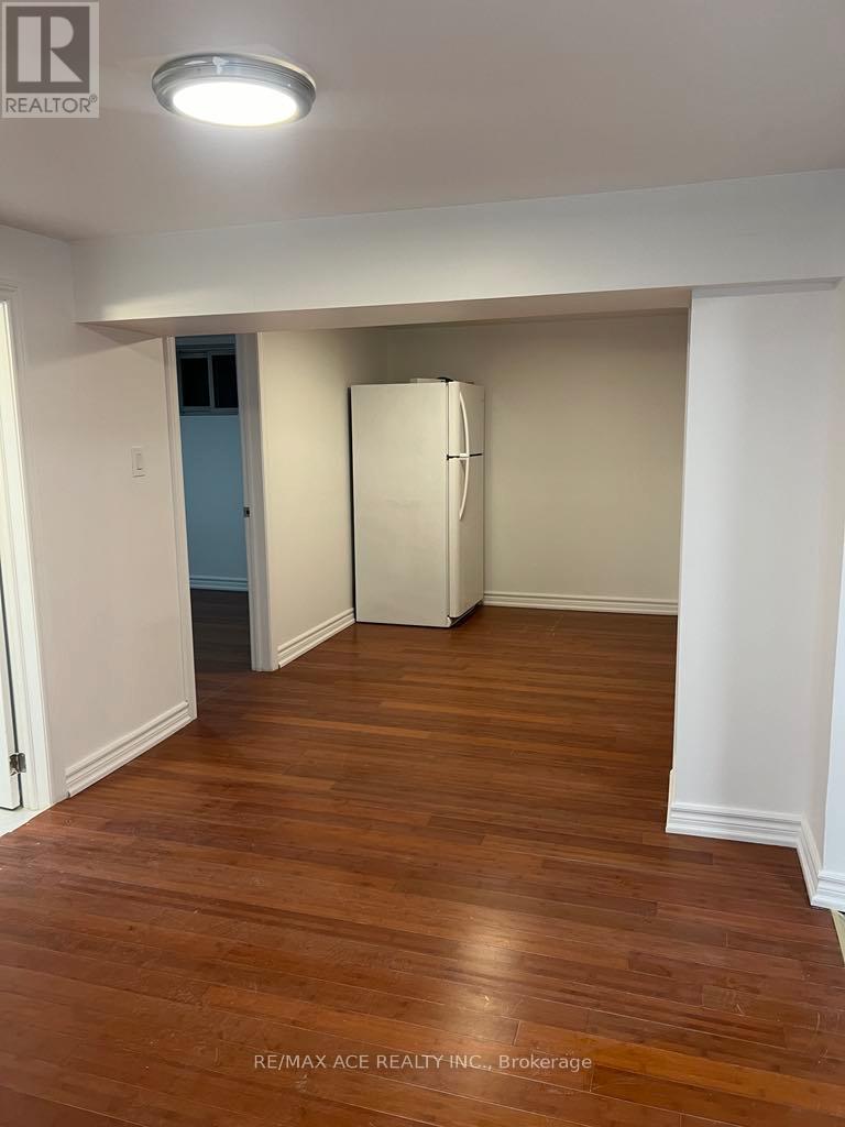 BSMT - 26 OAKRIDGE DRIVE, Toronto (Cliffcrest), Ontario, M1M2A4 — Photo 3