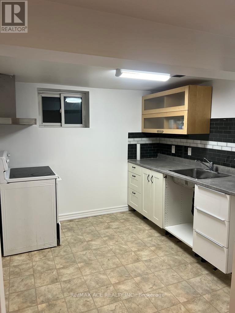 BSMT - 26 OAKRIDGE DRIVE, Toronto (Cliffcrest), Ontario, M1M2A4 — Photo 4