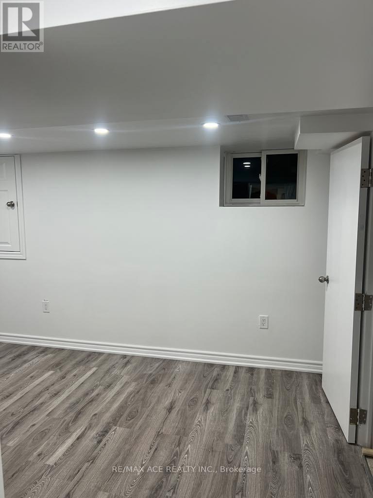 BSMT - 26 OAKRIDGE DRIVE, Toronto (Cliffcrest), Ontario, M1M2A4 — Photo 6