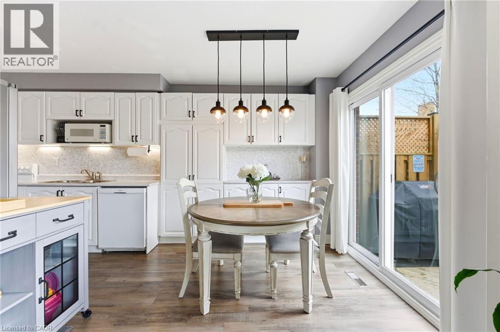 31 WAKEFIELD Lane, Waterdown, Ontario, L8B0M7 — Photo 11