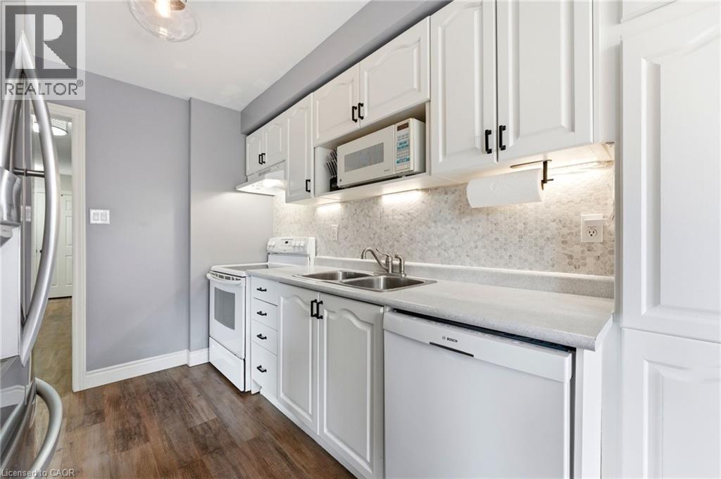 31 WAKEFIELD Lane, Waterdown, Ontario, L8B0M7 — Photo 12