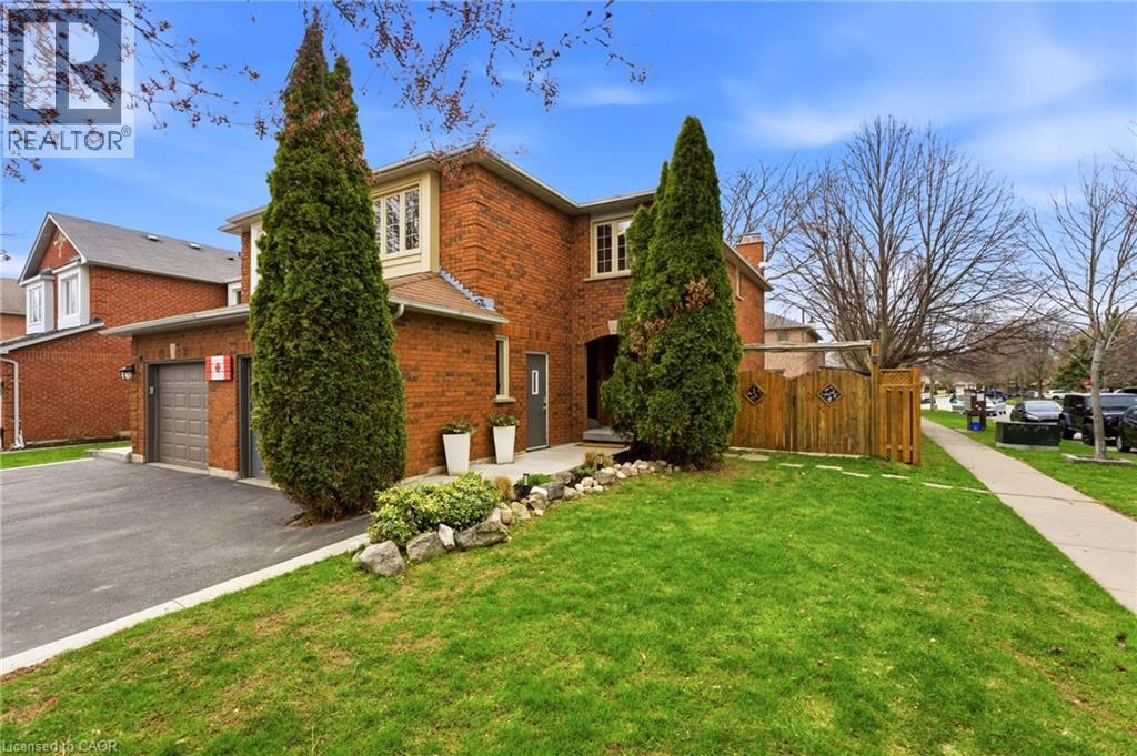 31 WAKEFIELD Lane, Waterdown, Ontario, L8B0M7 — Photo 2