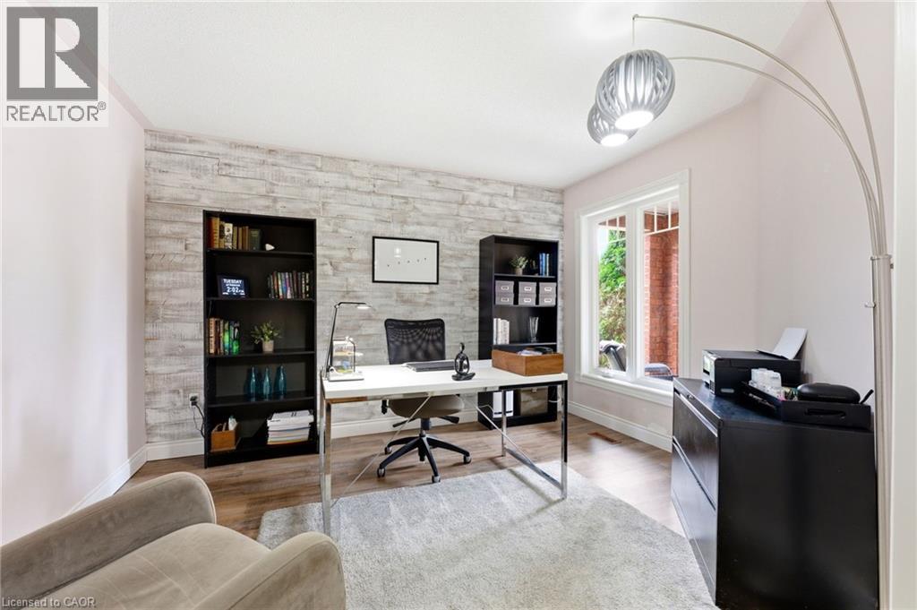 31 WAKEFIELD Lane, Waterdown, Ontario, L8B0M7 — Photo 6