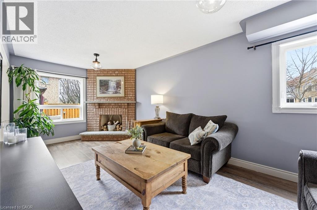 31 WAKEFIELD Lane, Waterdown, Ontario, L8B0M7 — Photo 7