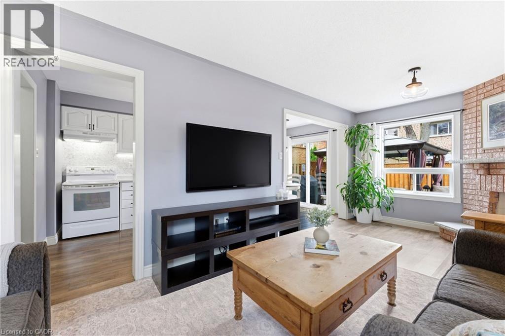 31 WAKEFIELD Lane, Waterdown, Ontario, L8B0M7 — Photo 8