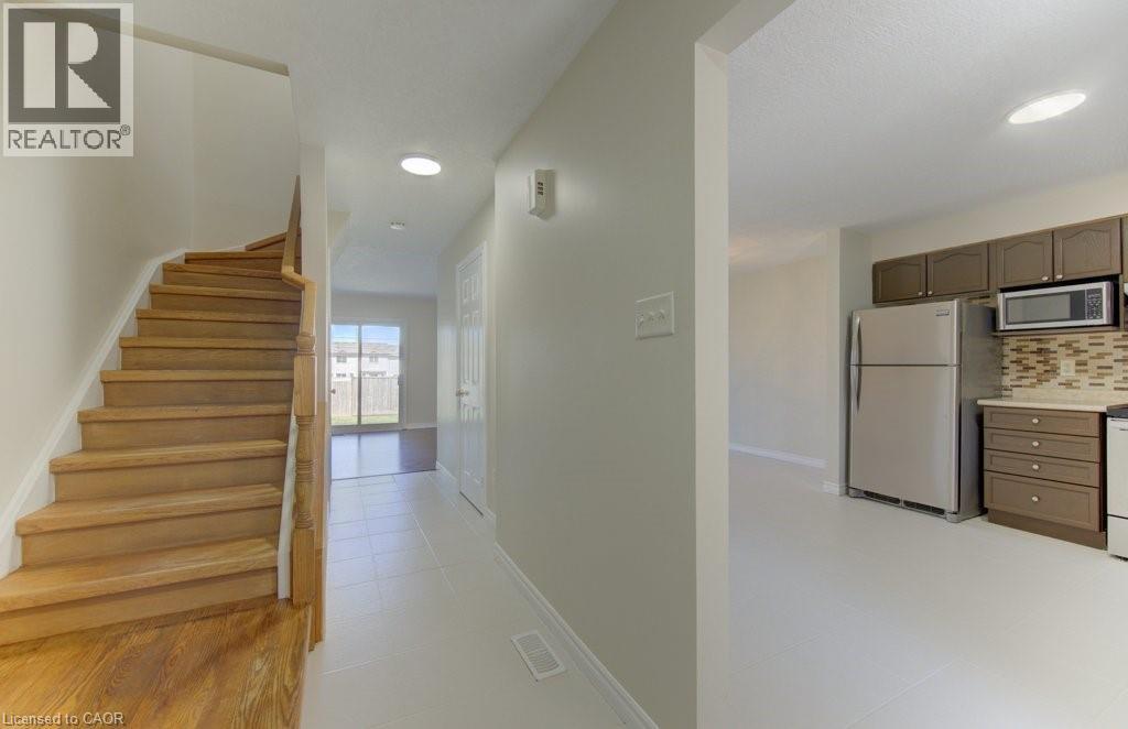 90 RALGREEN Crescent, Kitchener, Ontario, N2M1T9 — Photo 10