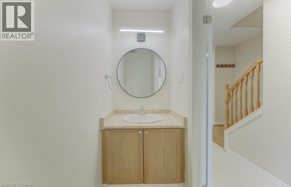 90 RALGREEN Crescent, Kitchener, Ontario, N2M1T9 — Photo 12