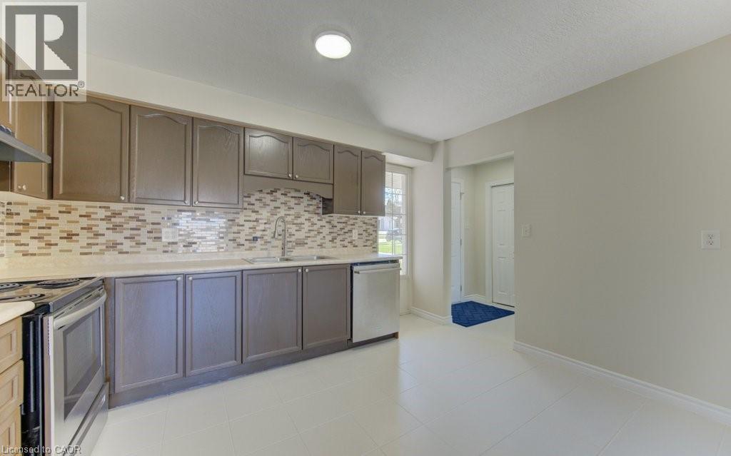 90 RALGREEN Crescent, Kitchener, Ontario, N2M1T9 — Photo 15