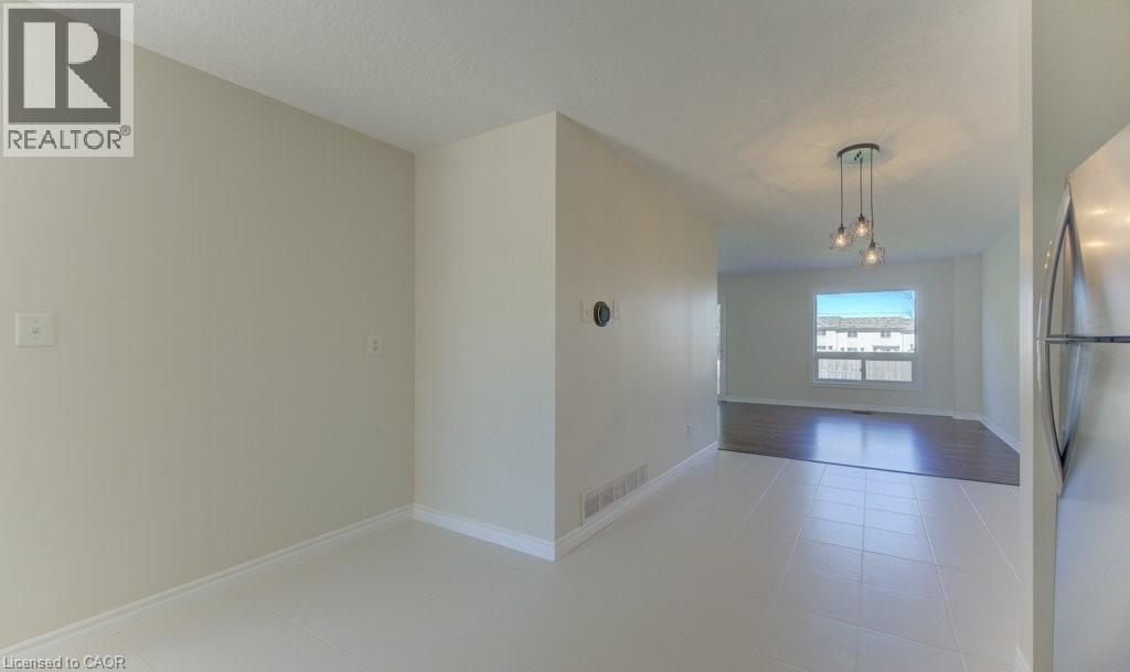 90 RALGREEN Crescent, Kitchener, Ontario, N2M1T9 — Photo 16