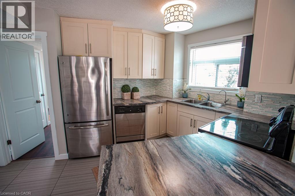 489 EAST Avenue Unit# B, Kitchener, Ontario, N2H0A8 — Photo 11