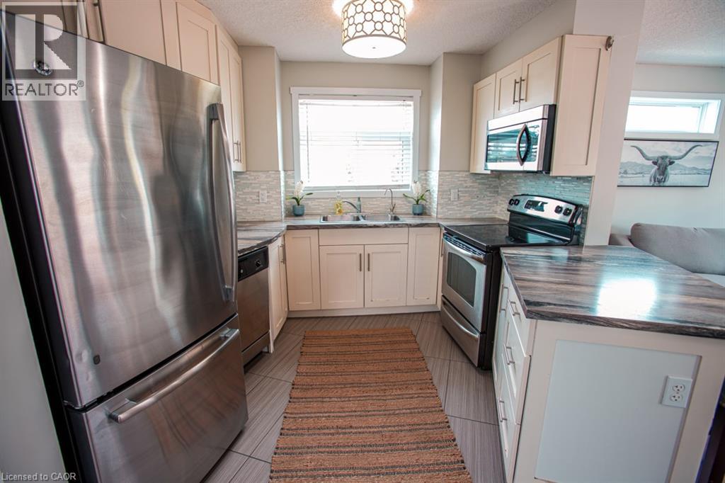 489 EAST Avenue Unit# B, Kitchener, Ontario, N2H0A8 — Photo 17