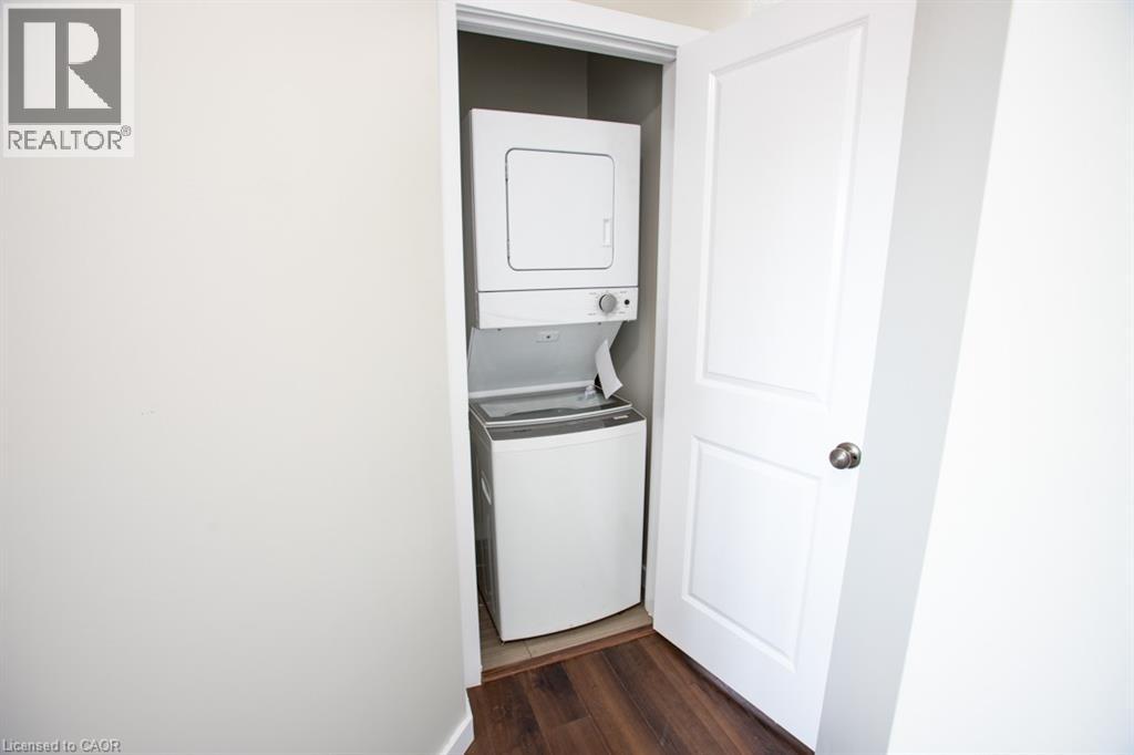 489 EAST Avenue Unit# B, Kitchener, Ontario, N2H0A8 — Photo 46